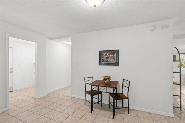 572 Pedersen Rd, Oakdale, CA 95361