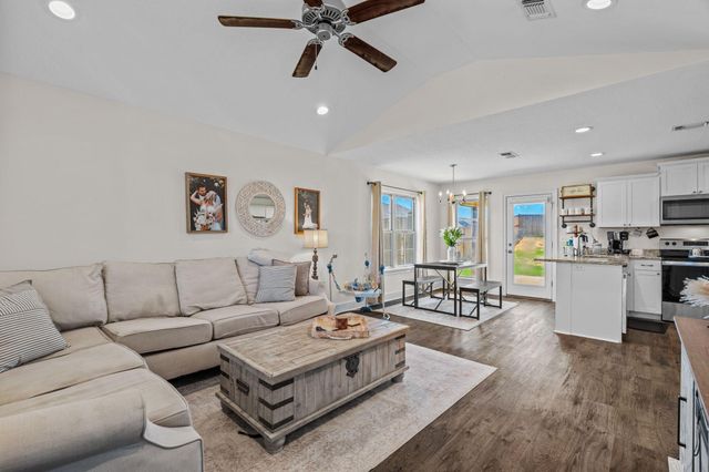 5 W Locust, Sumrall, MS 39482