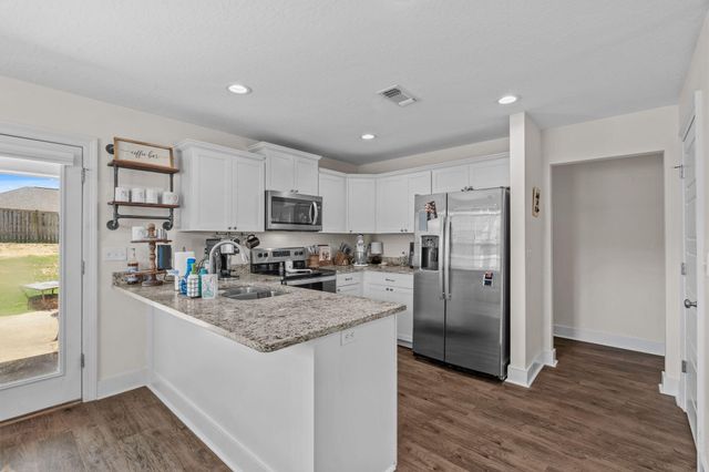 5 W Locust, Sumrall, MS 39482
