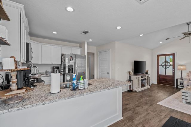 5 W Locust, Sumrall, MS 39482