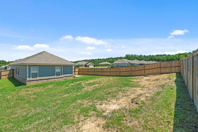 5 W Locust, Sumrall, MS 39482