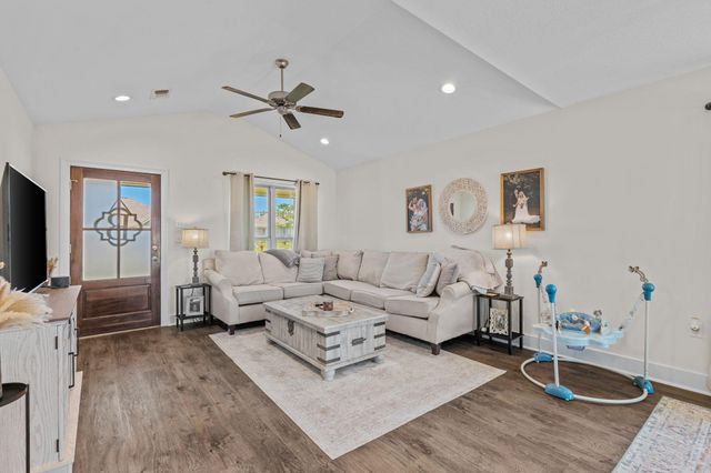 5 W Locust, Sumrall, MS 39482