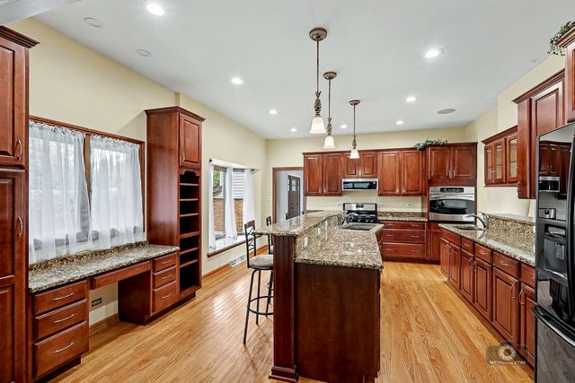 15555 Wolf Road, Orland Park, IL 60467