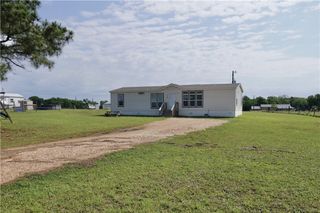 1048 County Road 402, Dime Box, TX 77853