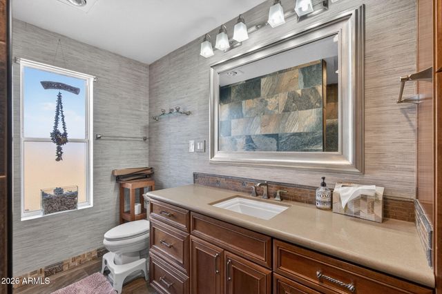 2011 E LOMA VISTA Drive, Tempe, AZ 85282