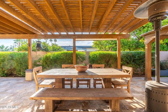 2011 E LOMA VISTA Drive, Tempe, AZ 85282