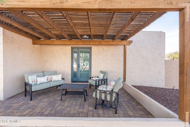 2011 E LOMA VISTA Drive, Tempe, AZ 85282