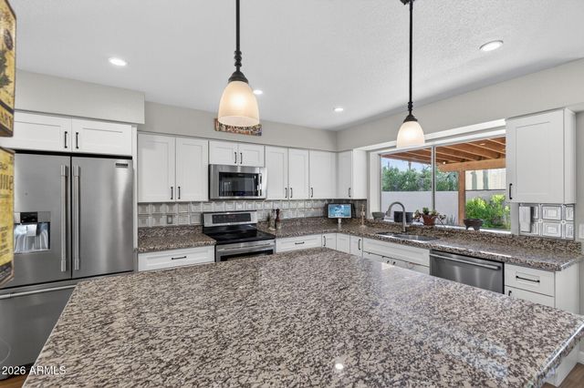 2011 E LOMA VISTA Drive, Tempe, AZ 85282