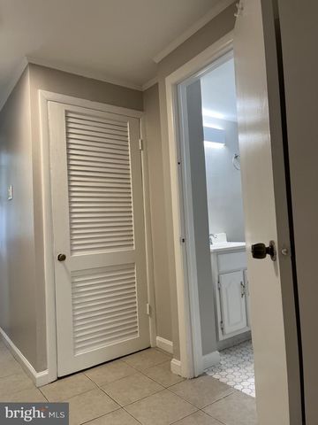 505 S HIGHLAND ST, Arlington, VA 22204