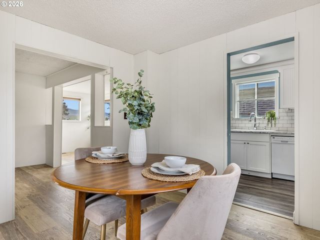 560 S Downing St, Seaside, OR 97138
