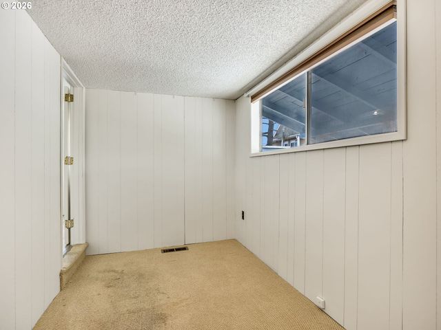 560 S Downing St, Seaside, OR 97138