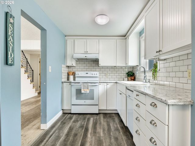 560 S Downing St, Seaside, OR 97138