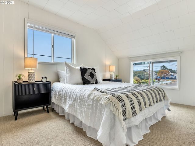 560 S Downing St, Seaside, OR 97138