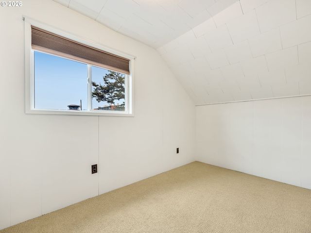 560 S Downing St, Seaside, OR 97138