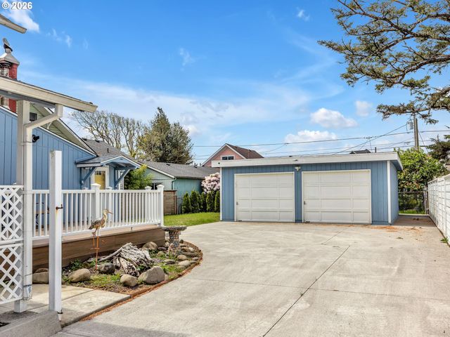 560 S Downing St, Seaside, OR 97138