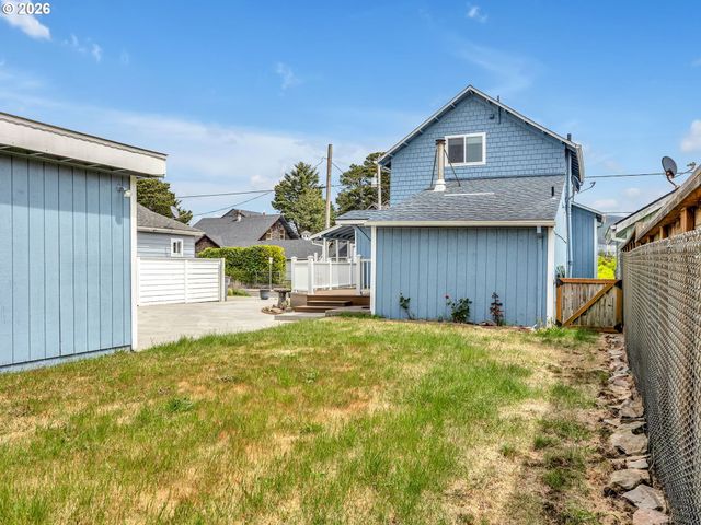 560 S Downing St, Seaside, OR 97138