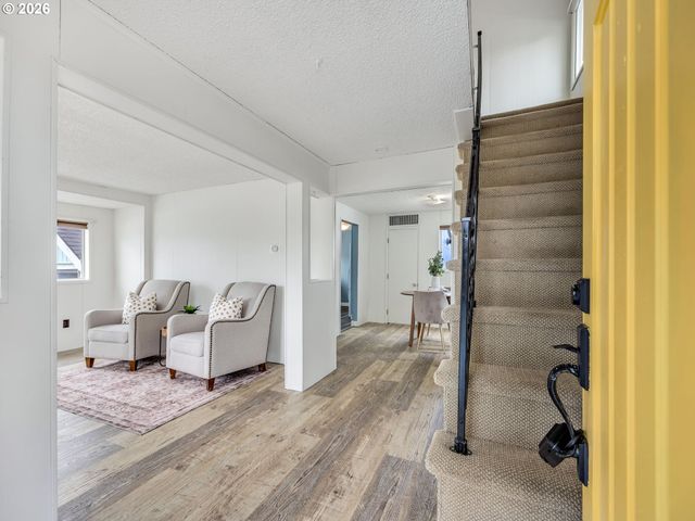 560 S Downing St, Seaside, OR 97138