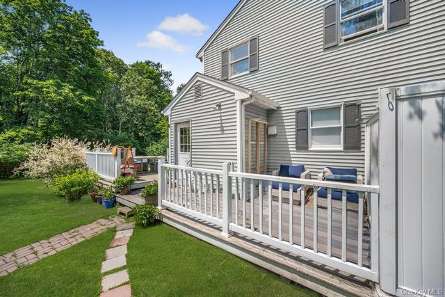 4 Cooks Lane, Westhampton, NY 11977