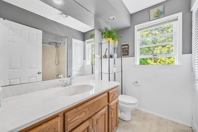 4 Cooks Lane, Westhampton, NY 11977