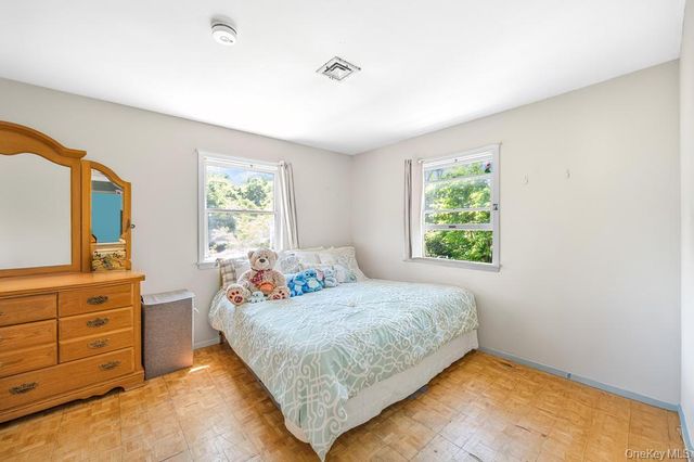 4 Cooks Lane, Westhampton, NY 11977