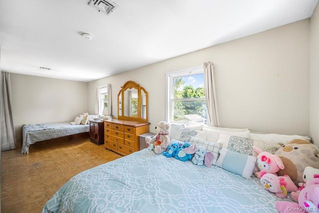 4 Cooks Lane, Westhampton, NY 11977