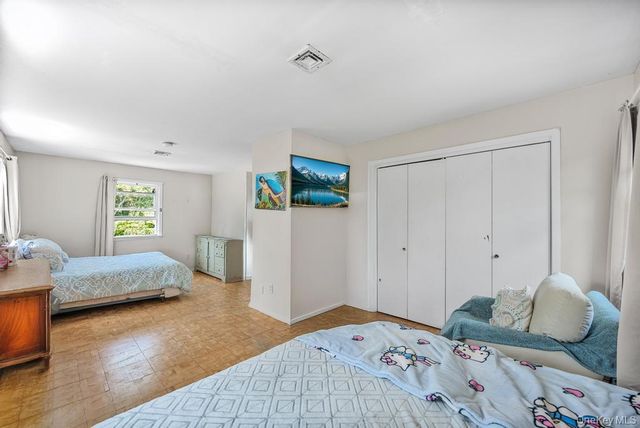 4 Cooks Lane, Westhampton, NY 11977