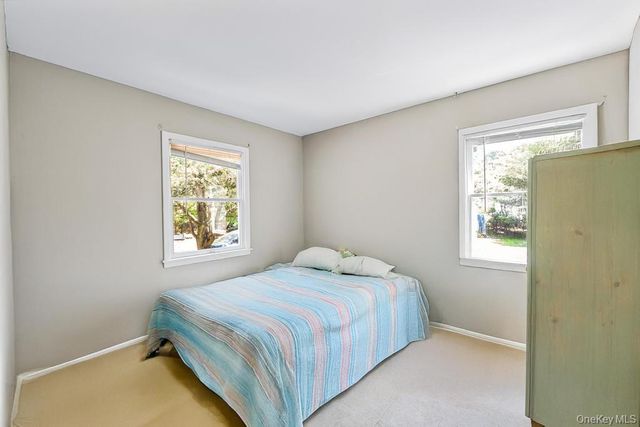 4 Cooks Lane, Westhampton, NY 11977