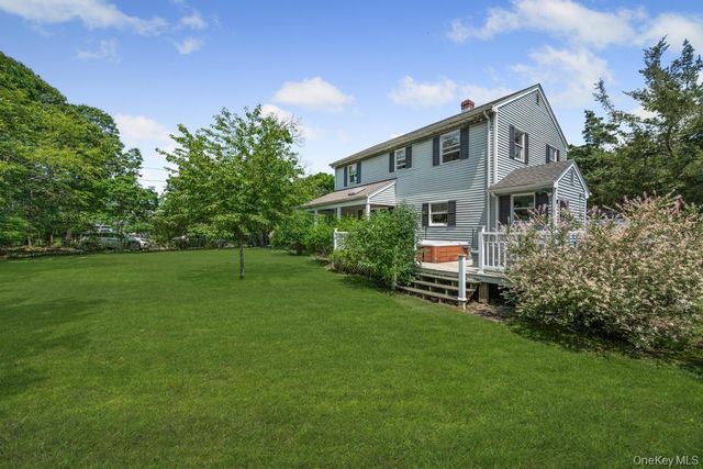 4 Cooks Lane, Westhampton, NY 11977