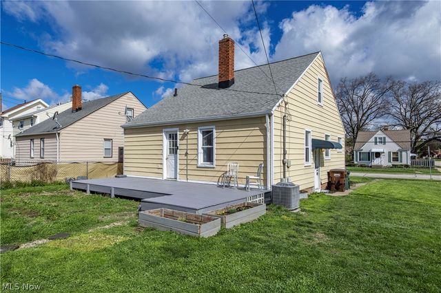 3303 Liggett Drive, Parma, OH 44134