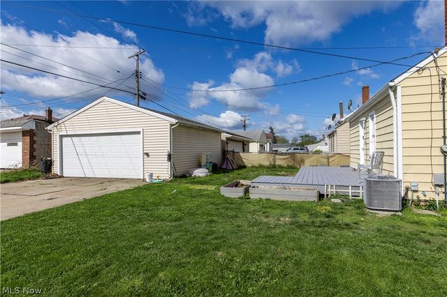 3303 Liggett Drive, Parma, OH 44134