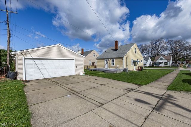 3303 Liggett Drive, Parma, OH 44134