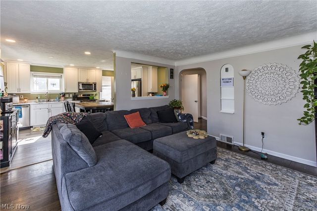 3303 Liggett Drive, Parma, OH 44134