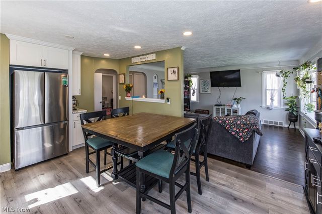 3303 Liggett Drive, Parma, OH 44134