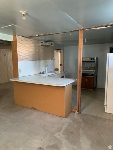 5135 S 1000 E, Murray, UT 84117