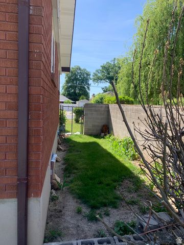 5135 S 1000 E, Murray, UT 84117