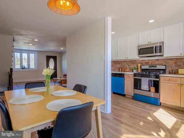 520 RIVELY AVE, Glenolden, PA 19036