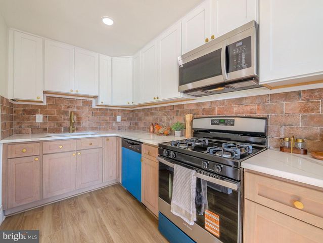 520 RIVELY AVE, Glenolden, PA 19036