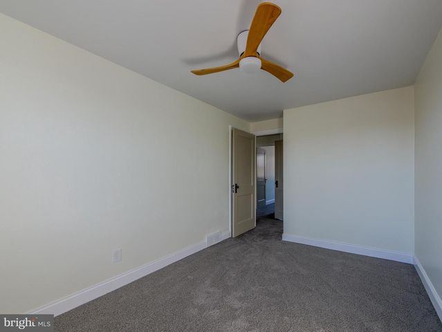 520 RIVELY AVE, Glenolden, PA 19036