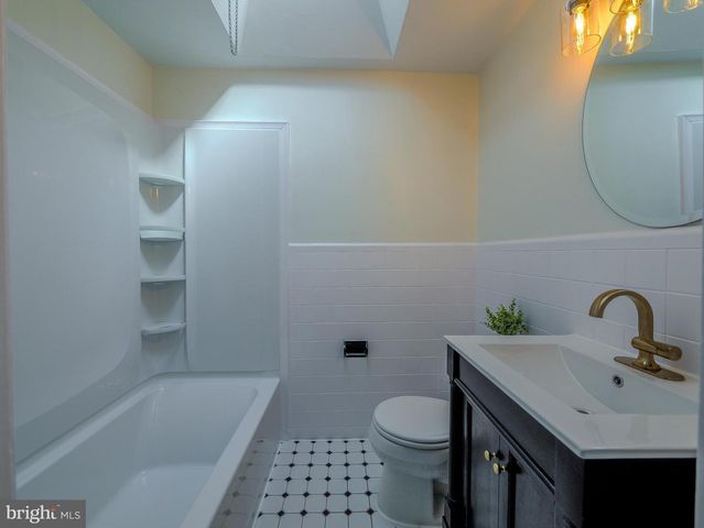 520 RIVELY AVE, Glenolden, PA 19036