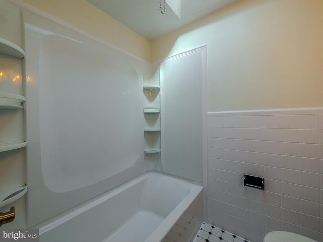 520 RIVELY AVE, Glenolden, PA 19036