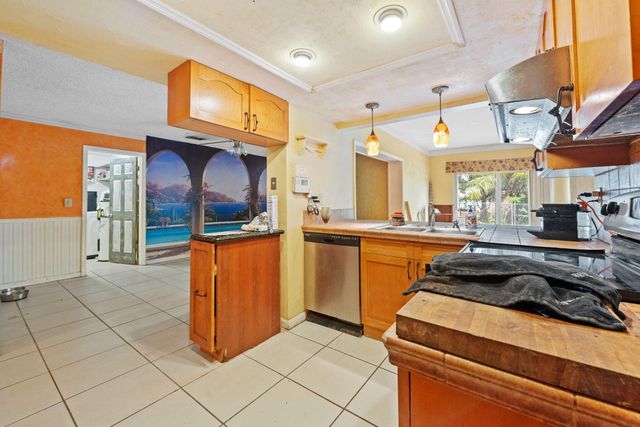 10805 NW 40th Street, Coral Springs, FL 33065