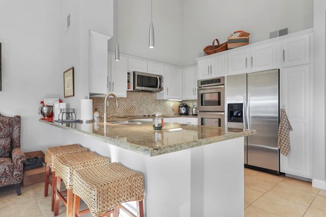 209 Bouquet Canyon Drive, Palm Desert, CA 92211