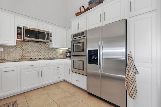 209 Bouquet Canyon Drive, Palm Desert, CA 92211