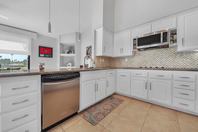 209 Bouquet Canyon Drive, Palm Desert, CA 92211