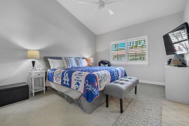 209 Bouquet Canyon Drive, Palm Desert, CA 92211