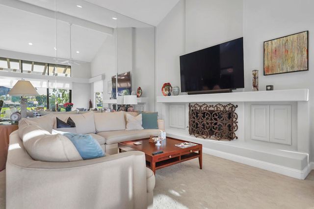 209 Bouquet Canyon Drive, Palm Desert, CA 92211