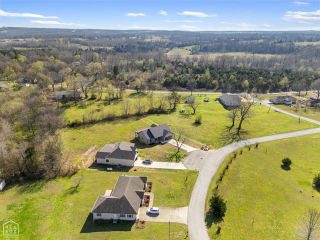 28 Sisney Drive, Ash Flat, AR 72513