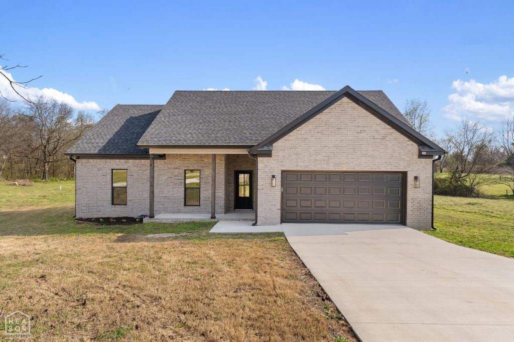 28 Sisney Drive, Ash Flat, AR 72513