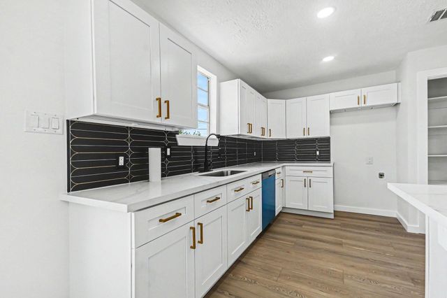 3009 Rust Avenue, Texas City, TX 77590