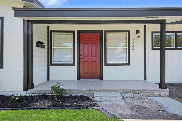 3009 Rust Avenue, Texas City, TX 77590